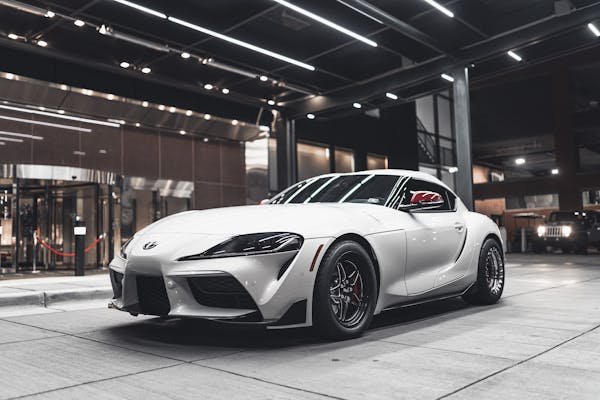 Tout savoir sur la Toyota Supra MK4 : légende et performance